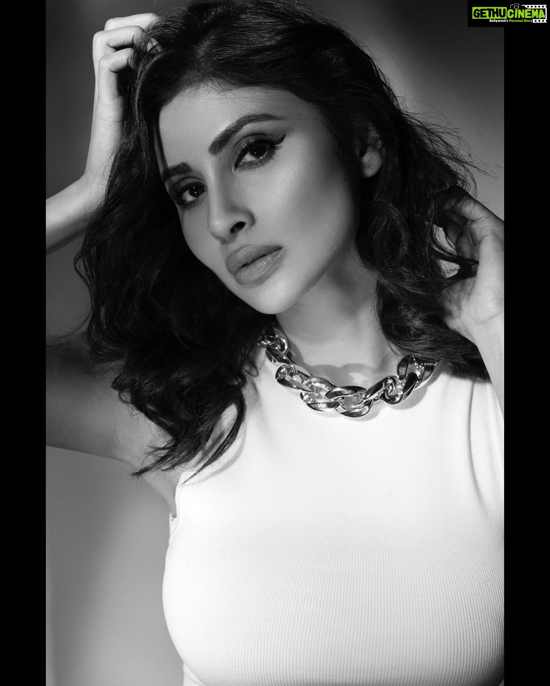 Mouni Roy Instagram - Short boughs long vintage 🖤