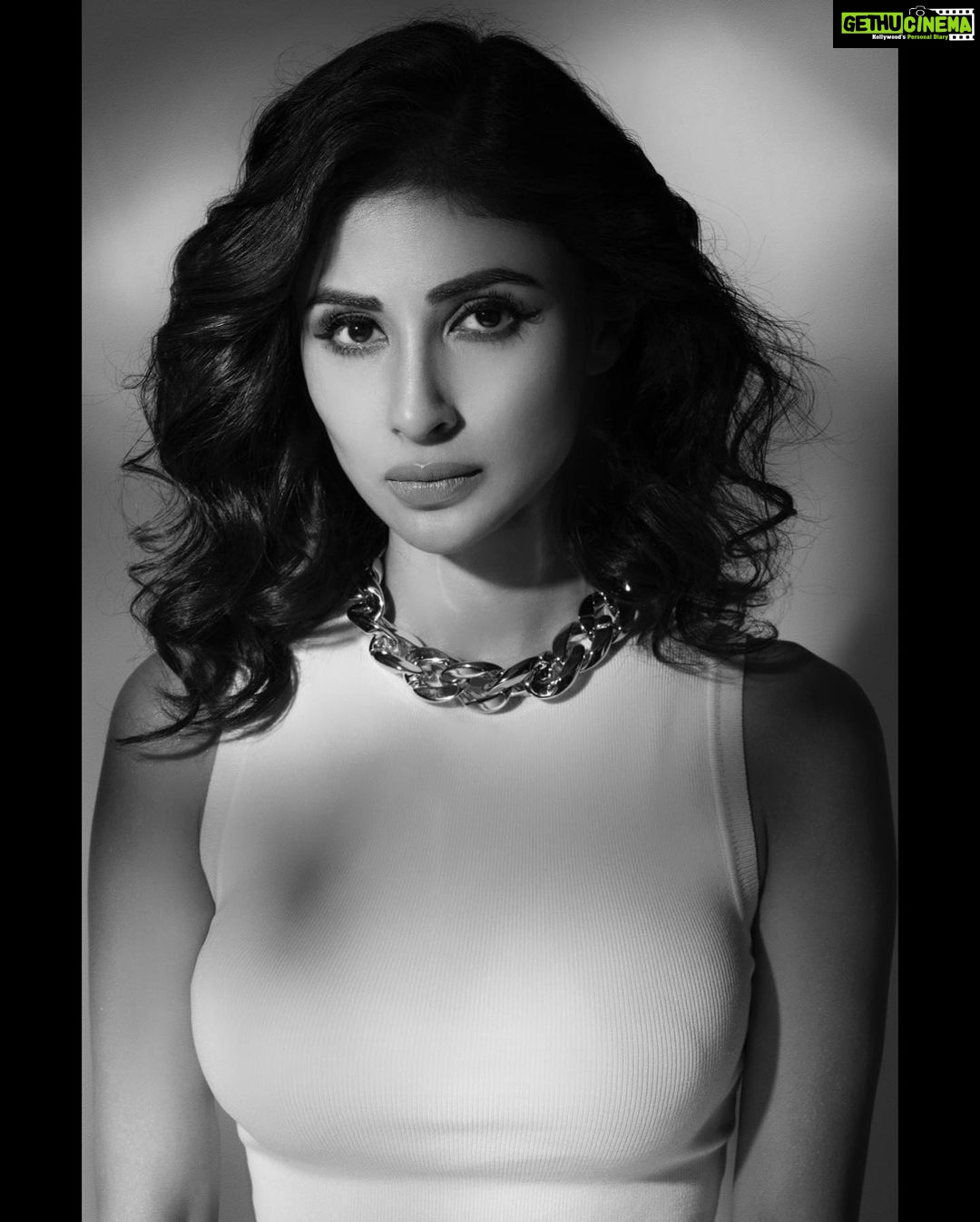 Mouni Roy Instagram - Remember that i love you, in black & white….. 🖤