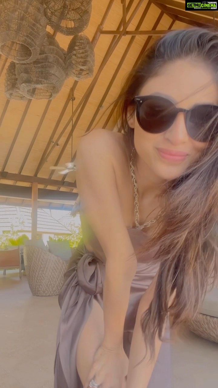 Mouni Roy Instagram - Love ainโt nothing but a monkey on your back ๐ถ ๐ต ๐ผ #HowMuchNonsenseIsTooMuchNonsense ๐