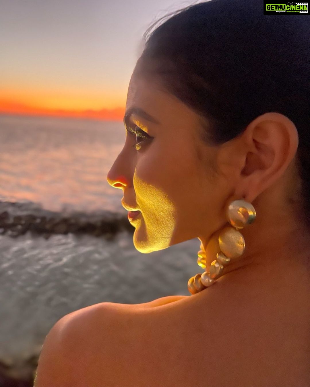 Mouni Roy Instagram - Of Sonnets & Sunsets…