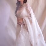 Mouni Roy Instagram - 🌺SHUBHO BIJOYAAR PRITI O SHUBHECHCHA 🌺 • • • • 🎥 @gohil_jeet