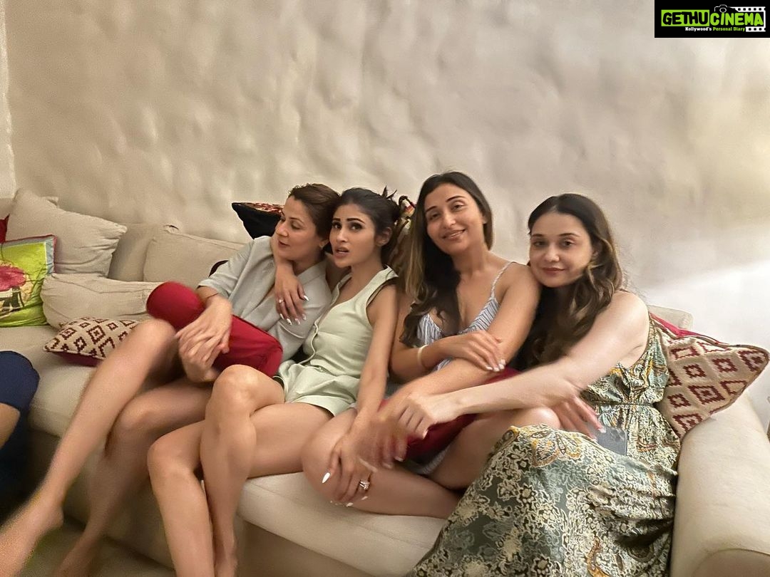 Mouni Roy Instagram - The week that was! Now Back to reality. ☺️♥️ Thankful for everyone who sent love my way on my birthday. Means the world to me.. forever grateful for all my fans for showering me with such unconditional love & support. Hari Om💫