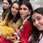 Mouni Roy Instagram - Blessed mornings ♥️ Hari Om 28.09.22