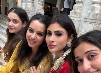 Mouni Roy Instagram - Blessed mornings ♥️ Hari Om 28.09.22