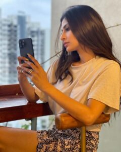 Mouni Roy Instagram - #shotoniphone14promax