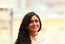 Mrunal Thakur Instagram - the universe is about 13 billion years old, and we ended up existing in the same timeline as @mrunalthakur! 🌻🥺 still think the world is against you? 👀 #SitaRamamOnPrime, watch now