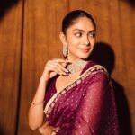 Mrunal Thakur Instagram - From holding my mothers hand and entering the @pngjewellers store every Diwali to get beautiful daginas, I’m now the proud and happy face of @pngjewellers. Dreams do come true and our lives definitely come a full circle! 🪬🧿💕 Outfit: @shimaijayachandra Jewellery: @pngjewellers Styled: @archamehta Styling team: @ruchi.munoth @kunjan_sumaria Hair and Makeup : @missblenderr_ @deepalid10 Photos: @harshjanii