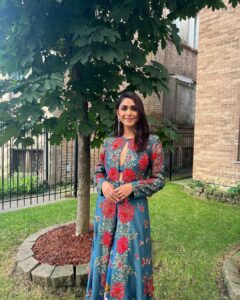 Mrunal Thakur Instagram - 💕💕💕 Outfit: @varunbahlcouture @quirk_india Jewellry: @amrapalijewels . . Styled: @archamehta Styling team: @ruchi.munoth #chicago #sitaramam #sita