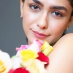 Mrunal Thakur Instagram - 3 quick and easy steps for hairless shiney legs with Nair! Just Apply, Wipe and Clean. Shop now on www.nairindia.com