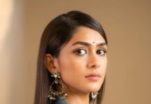 Mrunal Thakur Instagram - Hello Outfit: @nikitamhaisalkar Jewellry: @minerali_store Footwear: @aprajitatoorofficial . . Styled: @archamehta Styling team: @ruchi.munoth @niha__varma Makeup: @missblenderr_ Hair: @deepalid10 Clicked: @__suru