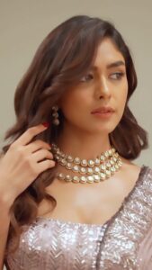 Mrunal Thakur Instagram - 💕💕 Outfit: @manishmalhotraworld Make up: @missblender Hair: @bhavyaarora 📸: @jvfilms_