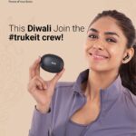 Mrunal Thakur Instagram – Nothing makes me happier than dancing and the craziness of festivities just adds to the excitement.
This festive season groove on the beats of #TrukeIt with me.
Submit your videos of dancing on #TrukeIt audio and tag me along with @truke_ind on the same.
Stand a chance of winning goodies from us. 

#LetsMakeDiwaliFun
#TrukeSangDiwali
#trukeit #trukepoweroftruebeats #neckbands #gaming #gamingwithtruke #playwithtruke #music #mondayblues  #BudsPro #anc #music  #tws #earbuds

Get your Truke on: https://bit.ly/3S5xfAU
https://amzn.to/3Lxj5py