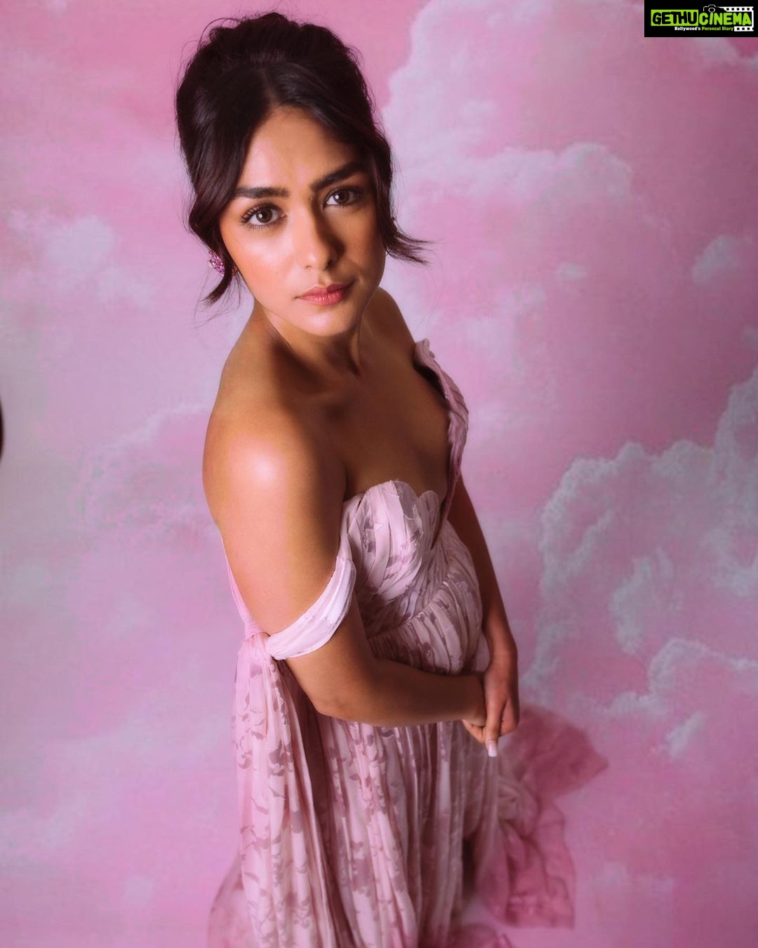 Mrunal Thakur Instagram - Once upon a dream 💅🏼🦄🩰🎆🎀 Outfit - @tranhungofficial Jewellery - @amrapalijewels Styled by - @mohitrai with @shubhi.kumar @tarangagarwalofficial @teammrstyles Photographed by- @samrat.02 Makeup - @missblender Hair - @salechav