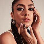 Mrunal Thakur Instagram – 👀

#lokmatawards2022 
Outfit – @anamikakhanna.in
Earrings – @amrapalijewels
Nails- @outhousejewellery
Styled by – @mohitrai with @shubhi.kumar @tarangagarwalofficial @teammrstyles
Photographed by – @vaishnavpraveen
Makeup- @missblender
Hair- @swapnil_makeupnhair