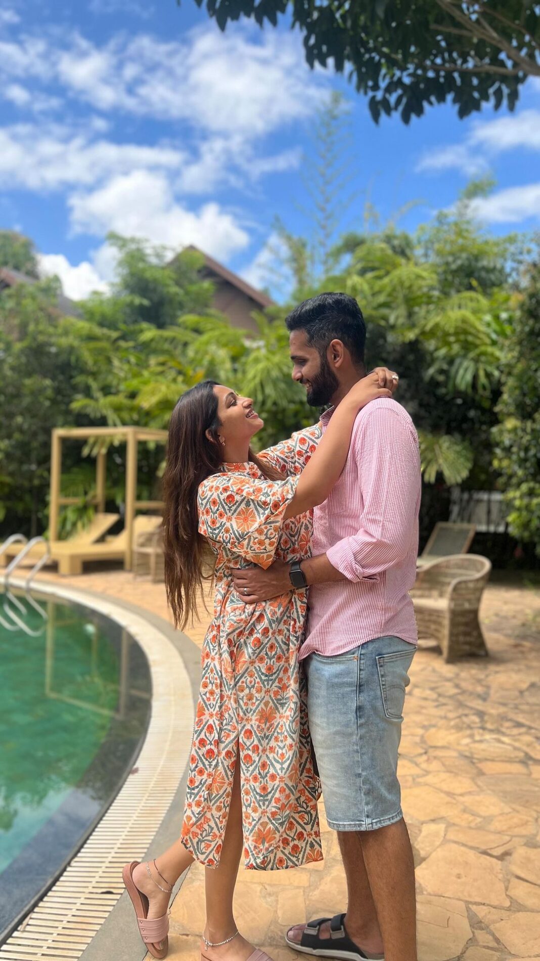 Nakshathra Nagesh Instagram - Something that raghav and I decided very early on is to try and travel as much as we can together. It didn’t matter how far, for how long or for what purpose, the only thing that we focused on what being comfortable and happy. Believe my when I tell you, no matter how much I tried to capture the beauty of #wayanad I just couldn’t do justice! It’s a must visit. And @morickapresort was a home away from home for us. #travelwithNR #happiest #grateful #NakshufoundherRagha