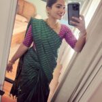 Nakshathra Nagesh Instagram – Beautiful saree from @mayurika_thefreshfashion! Coming soon on #tamizhumsaraswathiyum 

Blouse by my absolute favourite @abarnasundarramanclothing