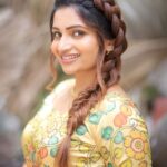 Nakshathra Nagesh Instagram - Back with my most favourite Diwali collections in town! Outfit : @theanarkalishop_official Mua: @makeup_up_kez Hair: @durga_hair_stylist Photo: @haran_official_