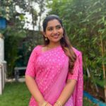 Nakshathra Nagesh Instagram – Lovely saree @srisaicollections9 ❤️ 
Blouse by @abarnasundarramanclothing