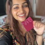 Nakshathra Nagesh Instagram - My dream came truueeee. As a makeup junkie, you cannot imagine for how long I’ve been waiting for a store like @jazz_beautyshop ❤️ authentic make up products, tools, bindhis and accessories, all in one stop! 🥳 and the shopping experience is simple and hassle free. Do check them out!