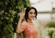 Namitha Pramod Instagram - തിരുവാവണി രാവും മനസാകെ നിലാവും.✨ എല്ലാവർക്കും എന്റെ ഹൃദയം നിറഞ്ഞ ഓണാശംസകൾ.☀️ Happy Onam ♥️ @dink4n @neethu_makeupartist @labelmdesigners @rashmimuraleedharan @ladies_planet_rental_jewellery #pic #picoftheday #onam #onamvibes #instagram #instadaily #culture #festival #she #india #kerala