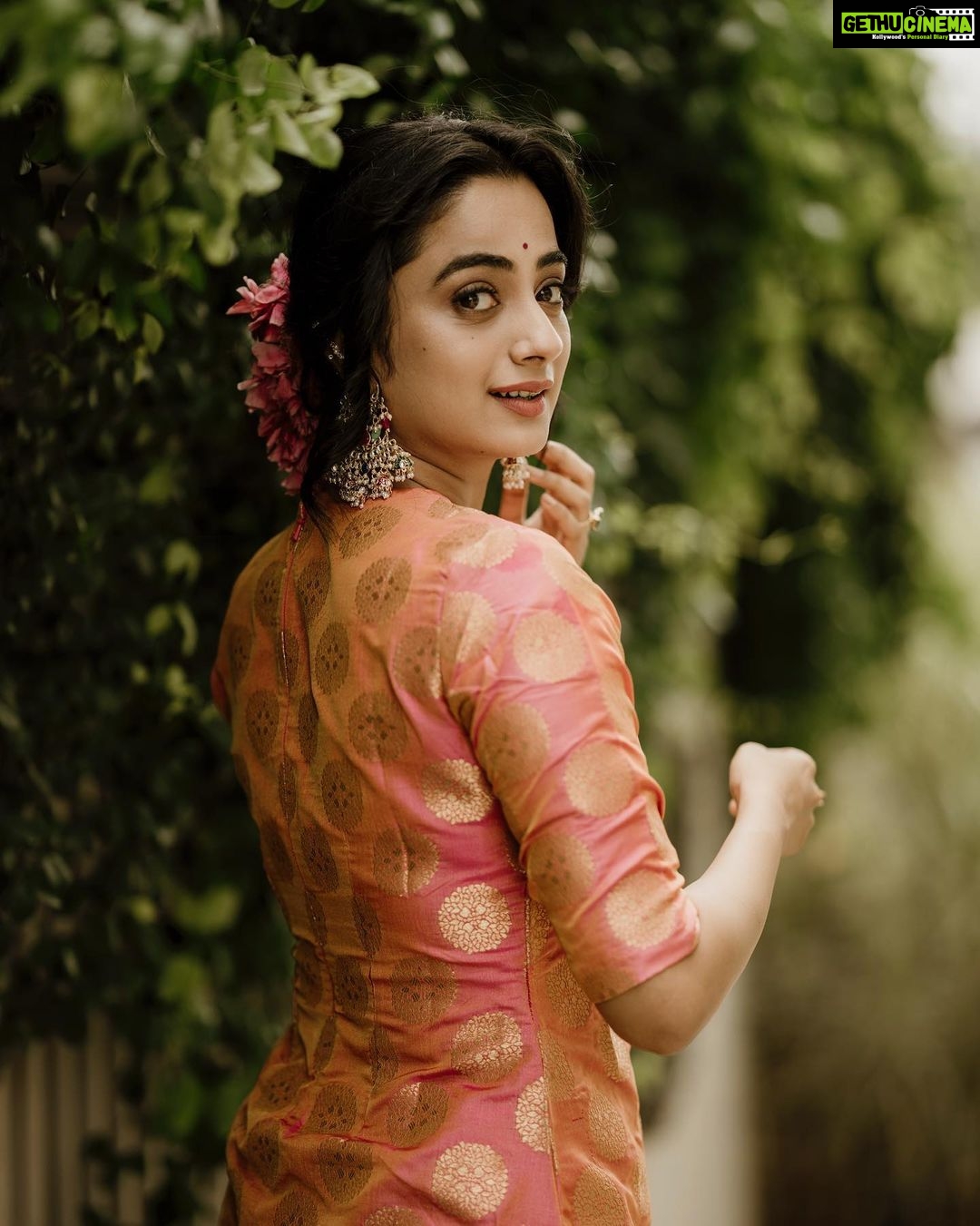 Namitha Pramod Instagram - തിരുവാവണി രാവും മനസാകെ നിലാവും.✨ എല്ലാവർക്കും എന്റെ ഹൃദയം നിറഞ്ഞ ഓണാശംസകൾ.☀️ Happy Onam ♥️ @dink4n @neethu_makeupartist @labelmdesigners @rashmimuraleedharan @ladies_planet_rental_jewellery #pic #picoftheday #onam #onamvibes #instagram #instadaily #culture #festival #she #india #kerala Kochi, India