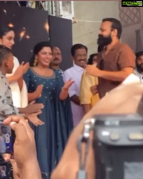 Namitha Pramod Instagram - Thank you Kottayam for the love ❤️. Swipe right to see some funny movements🥁 💃 All the best @ncsvastram_online Wearing : @ncsvastramofficial MUA : Yours truly ✨