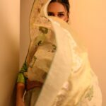 Neha Dhupia Instagram - Ready for a soirée in a sari… 😉 . . . . . . . @shantibanaras @elevate_promotions @mitavaswani 📸 @arpitr93 #kolkatta