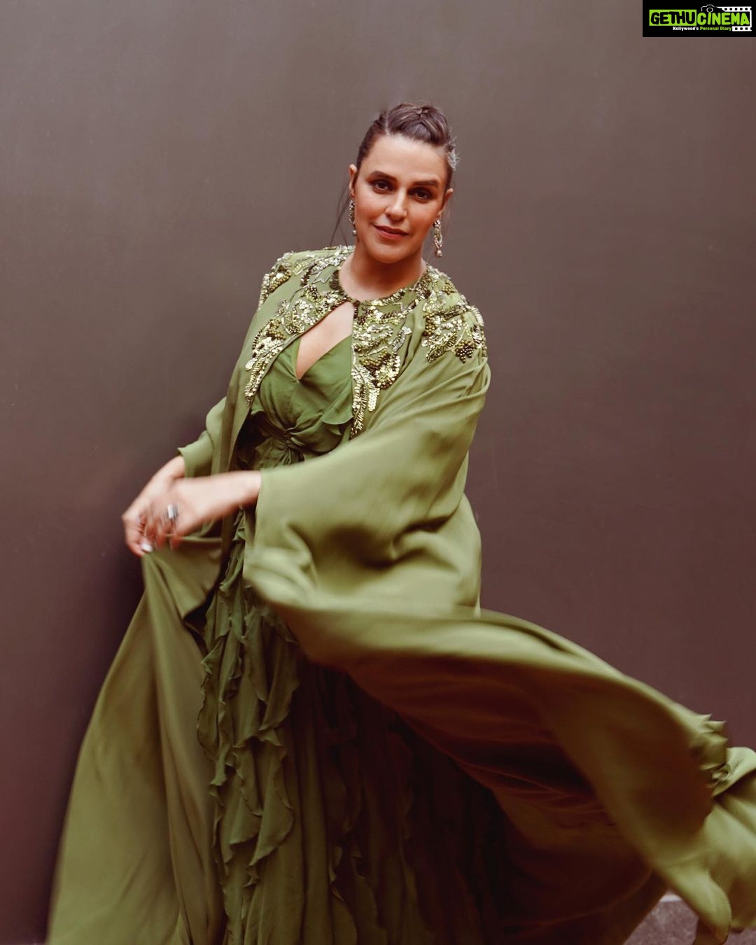 Neha Dhupia Instagram - See green 🍃 . . . . . #eventdiaries 📸 @kapilcharaniya Muah @venusferreira In @theohailakhanofficial