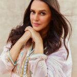 Neha Dhupia Instagram - My baby girl taught me how to love #pink all over again … 💖 #ganpatibappamorya . . . . . . In @gopivaiddesigns 📸 @kadamajay Muah @mitavaswani @hamidahairartis