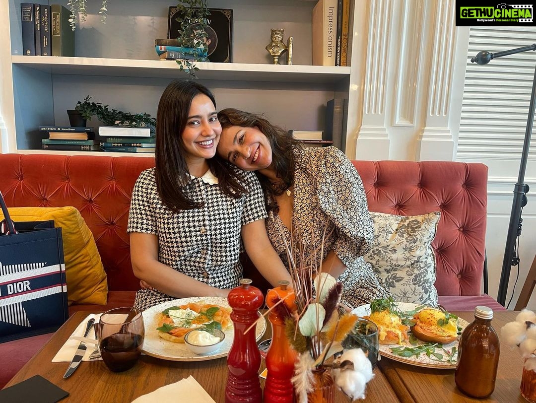 Neha Sharma Instagram - Just us doing what we do best.Having the time of our lives…💕 @aishasharma25 Dubai - دبى