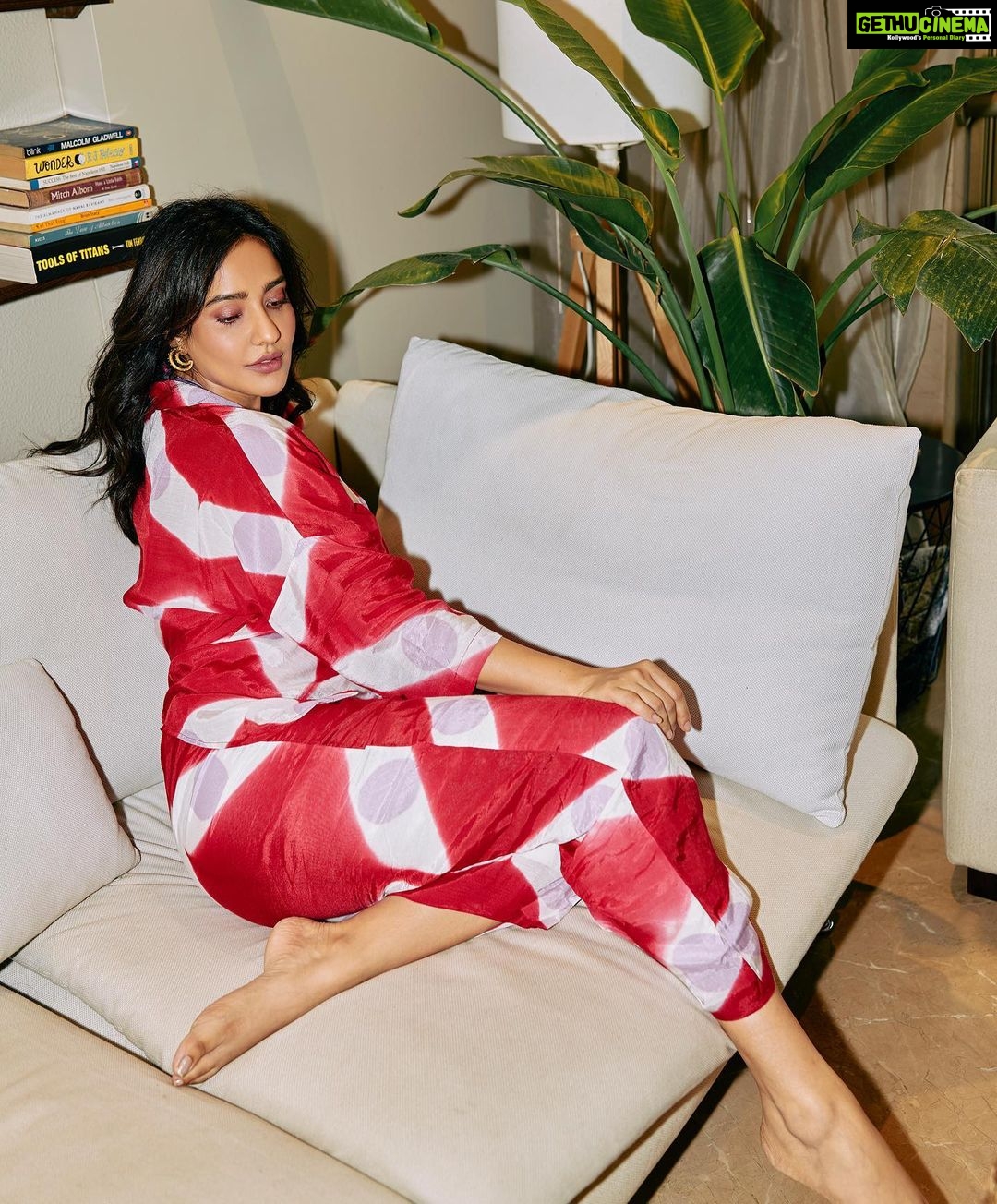 Neha Sharma Instagram - ❤️❤️ 📷 @leroifoto 👗 @aeshah Shirt, trousers: @thejodilife Top: @izsi_india Earrings, ring: @thejodilife 💇🏻♀️ @tejisinghofficial