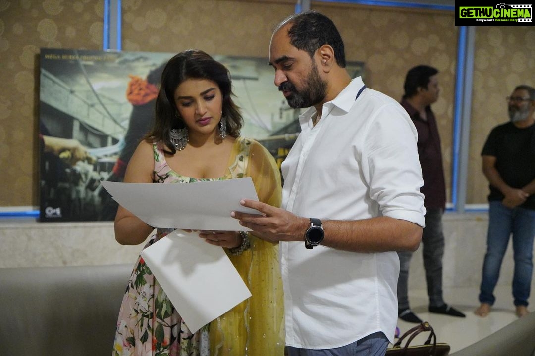 Nidhhi Agerwal Instagram - On this auspicious Saraswati Panchami day, with d divine blessings of Sarawasthi Devi, we’ve started an extensive pre-schedule Workshop of #HariHaraVeeraMallu before a grand epic schedule from mid-October. Panchami is truly grateful 🤍🏹 #pawankalyan @dirkrish #AMRathnam