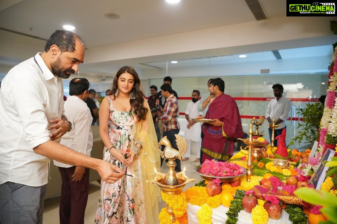 Nidhhi Agerwal Instagram - On this auspicious Saraswati Panchami day, with d divine blessings of Sarawasthi Devi, we’ve started an extensive pre-schedule Workshop of #HariHaraVeeraMallu before a grand epic schedule from mid-October. Panchami is truly grateful 🤍🏹 #pawankalyan @dirkrish #AMRathnam