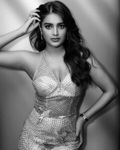 Nidhhi Agerwal Instagram - Lions never mix with cats 🦁 Styled by: @nikhitaniranjan Outfit:@zaraumrigar Jewellery: @stylorisilver @nacjewellers Mau: @abhiramisivakumar Hair: @priyahairandmakeup_ Picture: @kiran.venkataramanappa
