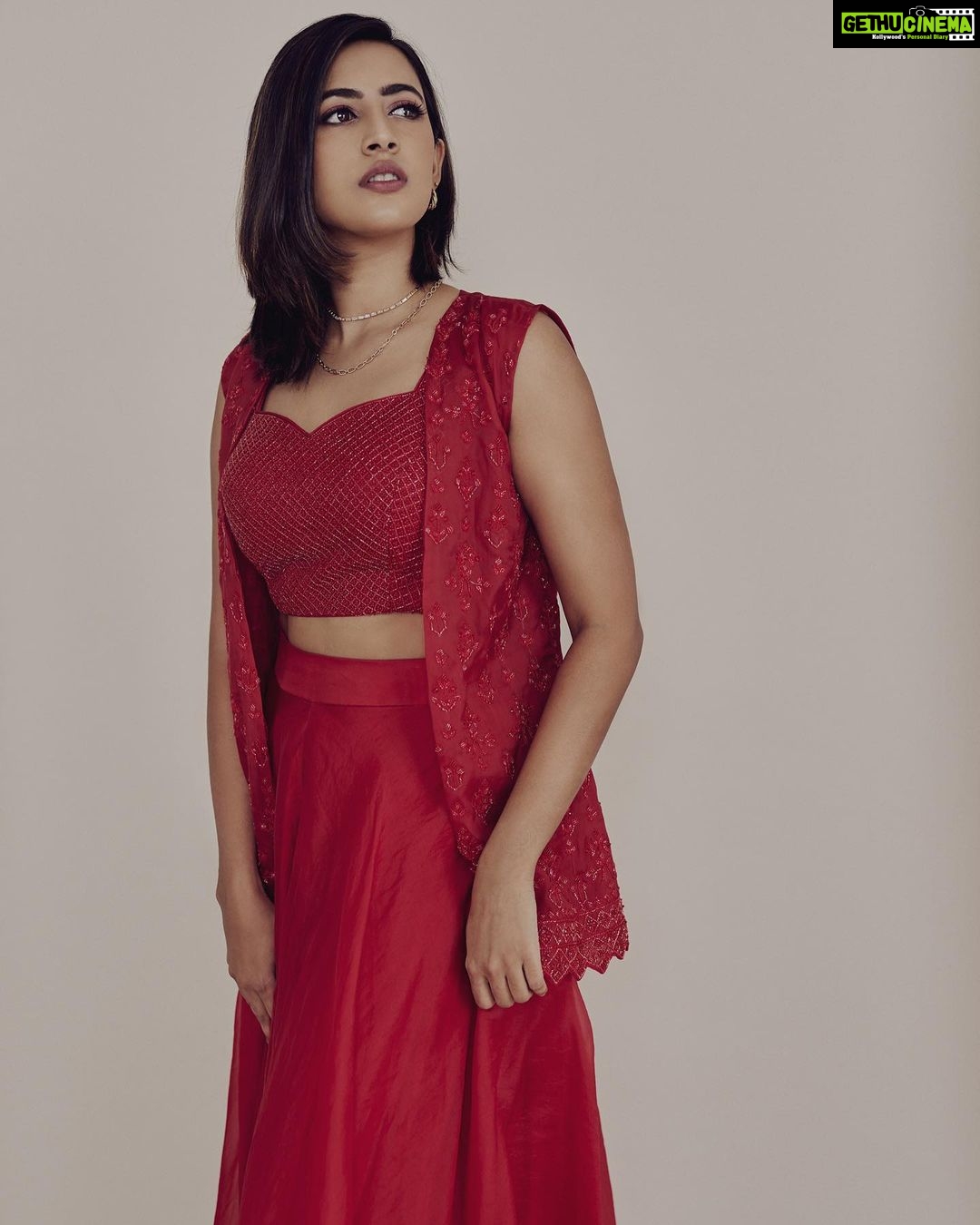 Niharika Konidela Instagram - I ran out of quotes for red colour. Here’s a rose 🌹 . Styled by - @ashwin_ash1 & @hassankhan_3 Asst by - @stylebyannapurna Outfit - @varunchakkilam HMUA- @lemysumi_makeupartist Shot by - @arifminhaz