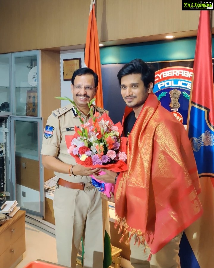 Nikhil Siddhartha Instagram - Honoured to be Felicitated & Recognised by the Commisioner of Police VC. Sajjanar Sir for our COVID Related Work During the second wave and Interacting with the frontline Covid Police Warriors. #covid_19 #covid #corona