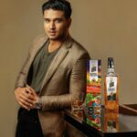Nikhil Siddhartha Instagram - What I have with me is truly exceptional. But what no one knows is the story behind this amazing limited edition pack. Its nothing less than extraordinary. That's what is exciting. Because I love great stories and for me, only great taste matters. Keep watching this space.   @royalstagbarrelselectwhiskyin     #RoyalStagBarrelSelect #GreatTasteMatters #Sponsored