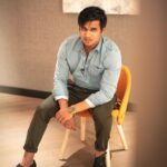 Nikhil Siddhartha Instagram - I’m Looking At u 😉 Happy Weekend you all 😘🥰. Styled by @likithasri Shot by @smilesmilesnlimes @vasudev_photography