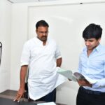 Nikhil Siddhartha Instagram - "Prathi artist na family" ani kalisinapudu chepparu Pawan Kalyan garu.Alanti family member ki support chesthu,tana party Candidate JD Lakshminarayna gari tho kalisi Spoke bout his Poll Promise Affidavit & gave my wishes. 1st of its kind document which creates accountability 4 Politicians.. Met several Janasainiks yesterday nd also met this Young MLA candidate sandeep in vizag who comes from a Humble background. Bare minimum almost 0 dabbulatho Contest chestunnaru. Dabbulu leni Samanyulu kuda MLA o leka MP avvochu ane Hope inkaa undi. 👏🏼👏🏼 thanks #PowerStar #JaiHind