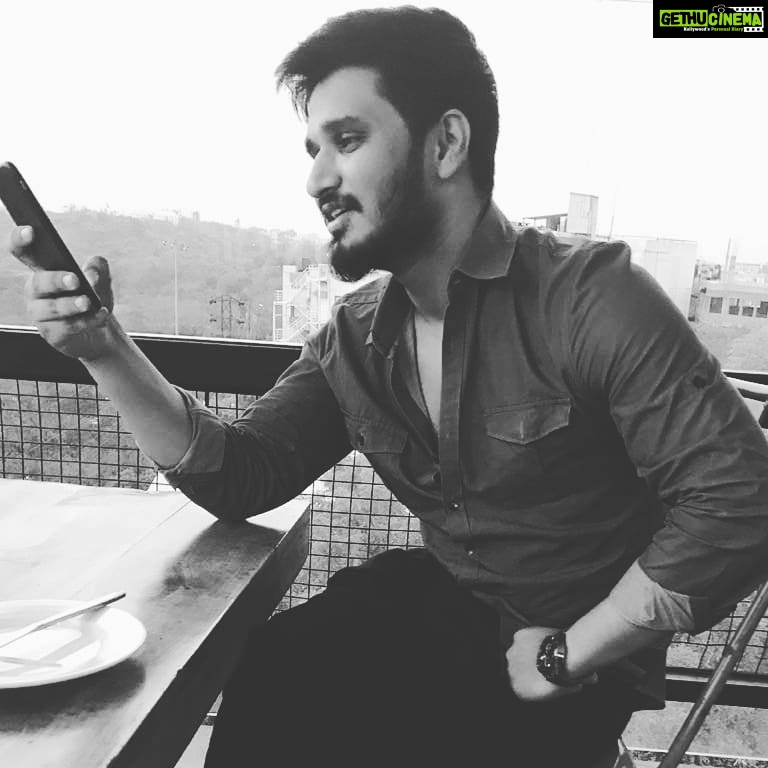Nikhil Siddhartha Instagram - Mssging manager Raja Garu- Health back to form... Let's Start shoot sir... 😁