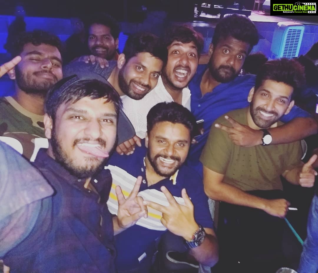 Nikhil Siddhartha Instagram - After 3 days of Super Run at the BOX OFFICE... It's time for the Boys to do KIRRAK PARTYYY... This success belongs to every person who took time to watch the film 😍😘😘😘Love u Soo much. 😍😍 Watching the match 5 runs of 2 balls