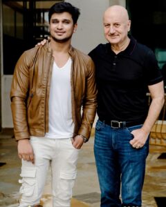 Nikhil Siddhartha Instagram - Success meet in Mumbai celebrating #Karthikeya2hindi was soo much fun 🔥🔥🔥 thanks to the Hindi Media for such a warm welcome and @AnupamPKher ji for the Awesome interaction and Spontaneity 🙏🏽👻💥 @AbhishekOfficl @vishwaprasadtg @anupampkher
