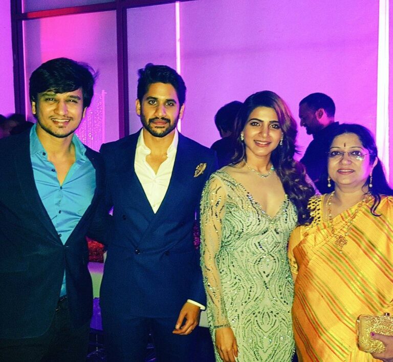 Nikhil Siddhartha Instagram - Mum and me with this lovely couple... wishing #chaysam All the happiness in life @chay_akkineni @samantharuthprabhuoffl