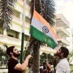 Nikhil Siddhartha Instagram - Happy Independence Day to all Indians Everywhere 😀 Hoisting this Proud Flag 🇮🇳 today at RK College of Engineering Vjwd with @mahendranathmadduluri