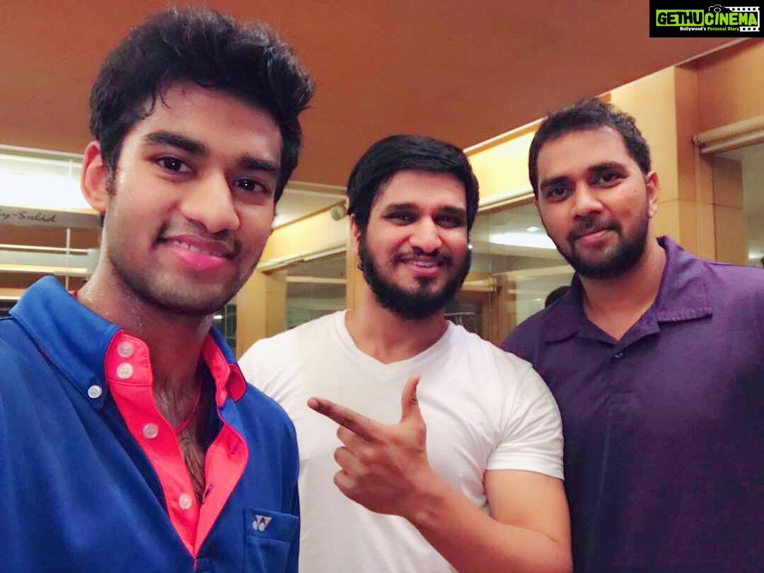 Nikhil Siddhartha Instagram - Met this Young Dynamite at the Gym... @sirilvarma Jr Men's World Number 1 Badminton Champ.. He was Floating like a Buttefly and stinging like a bee nd then he came up and told me he liked Keshava π This selfie happened... Was Blown away by his passion in training... he is an Olympic medal π₯ in the making ππΌππΌ