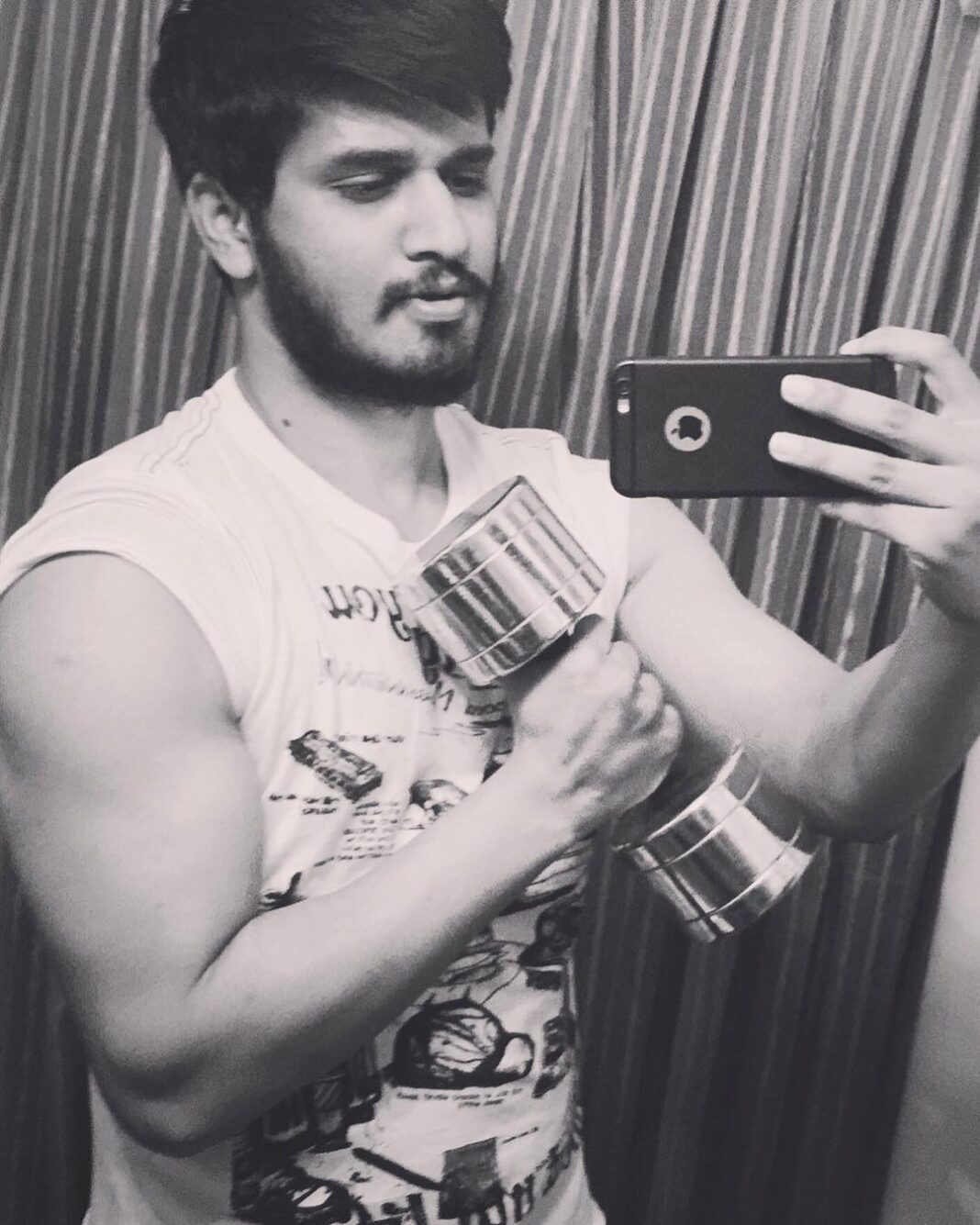 Nikhil Siddhartha Instagram - Back to Lifting Weights for the next movie 🤗 New movie New Character New Look 🤓