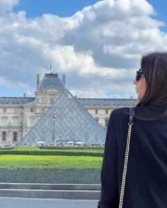 Nikki Galrani Instagram - Being Touristy 🖤