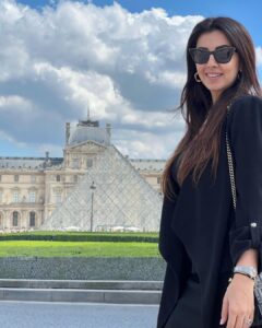 Nikki Galrani Instagram - Being Touristy 🖤