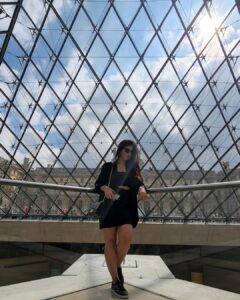 Nikki Galrani Instagram - Being Touristy 🖤