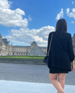 Nikki Galrani Instagram - Being Touristy 🖤